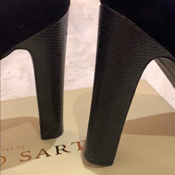 Franco Sarto Black Suede Pumps - Picture 6 of 7